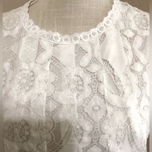 Faux Lace Pleated Front Sleeveless White Top | EUC